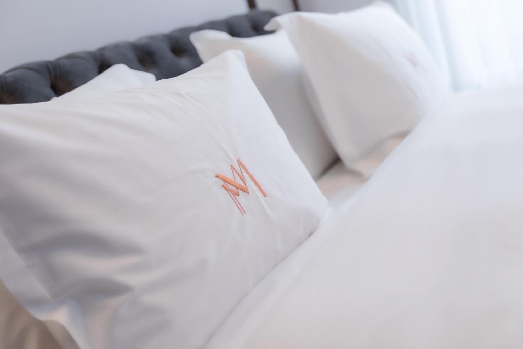 Mert Boutique Hotel Корча Экстерьер фото
